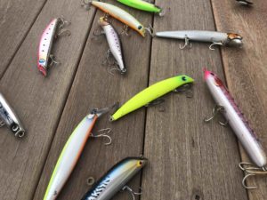 ルアーの釣れる色って何？